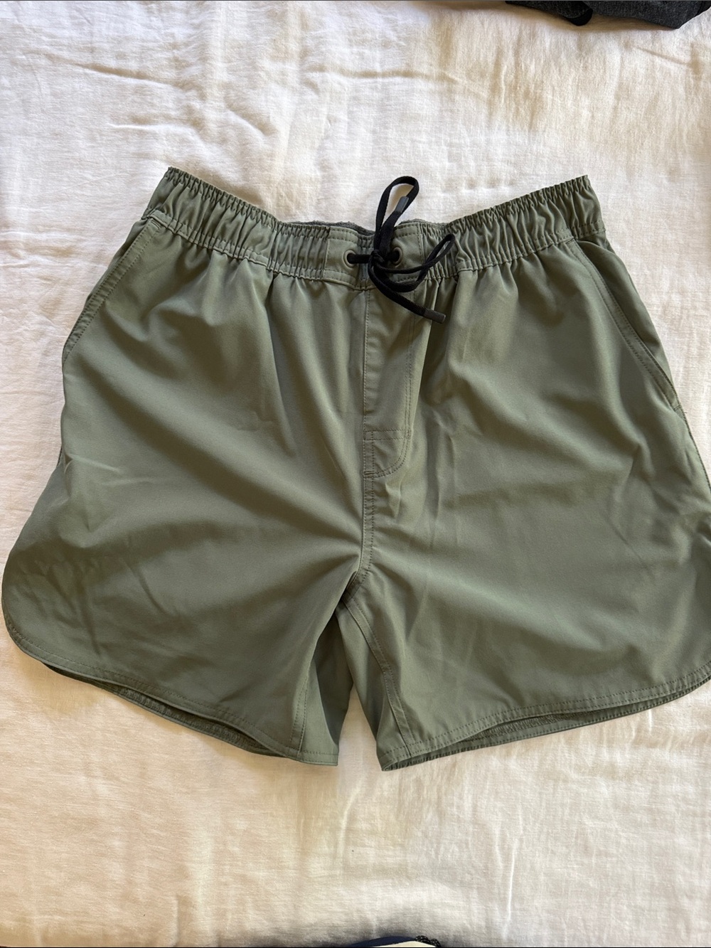 Men’s VALOR Olive Green Drawstring, liner less MEDIUM W/5” inseam